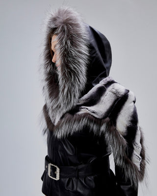 Veste en cuir avec large col en fourrure