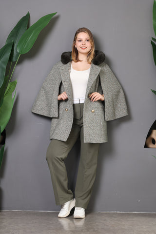 Veste ¾ femme en laine – col à fourrure amovible et manches poncho