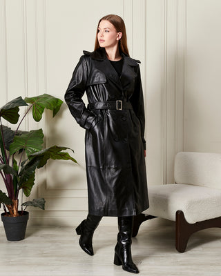 Manteau long en cuir avec épaulettes et ceinture