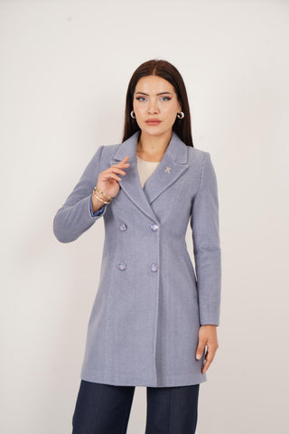Veste ¾ femme cintrée en laine – col à pointes et coupe élégante