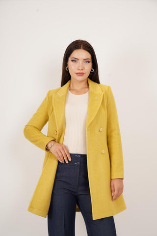 Veste ¾ femme cintrée en laine – col à pointes et coupe élégante