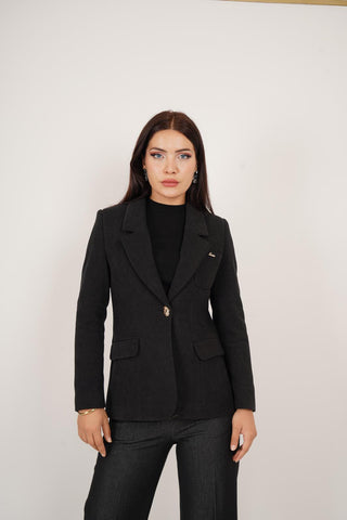 Veste courte femme en laine – col classique et bouton doré élégant