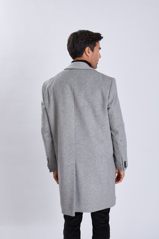 Manteau homme en laine – col classique et fermeture à quatre boutons