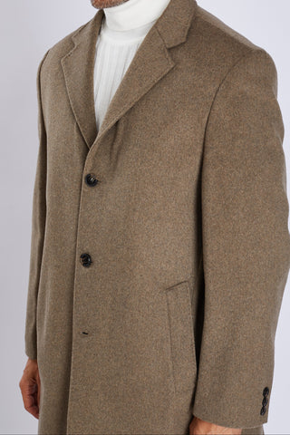 Manteau homme en laine – col classique et fermeture à quatre boutons